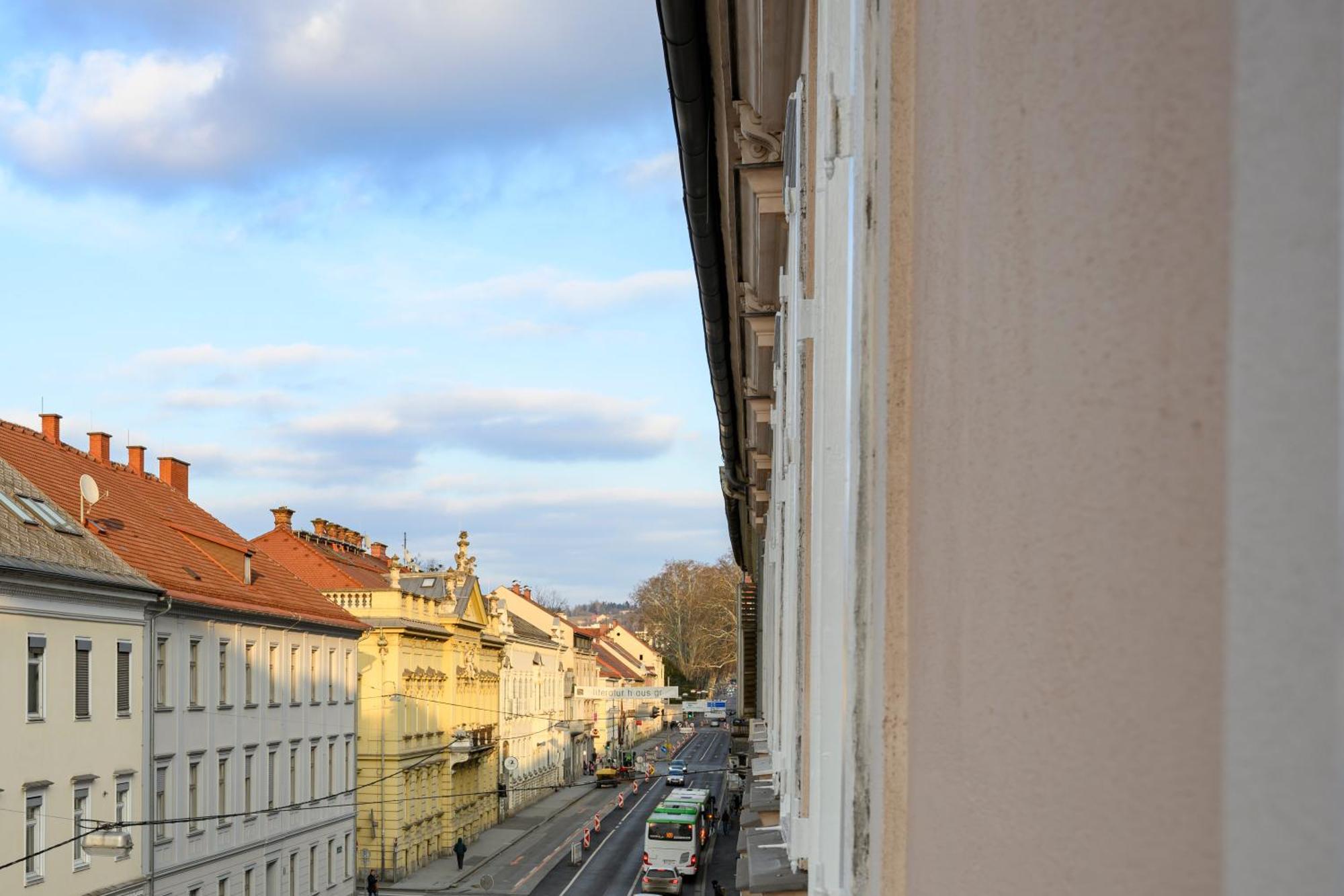 Spacious Apartment In Graz For 6 People Exterior foto